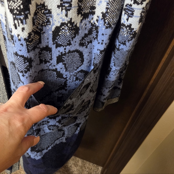 Roz & Ali Gray, Black and Blue Long Knit Cardigan Sweater - Picture 5 of 10